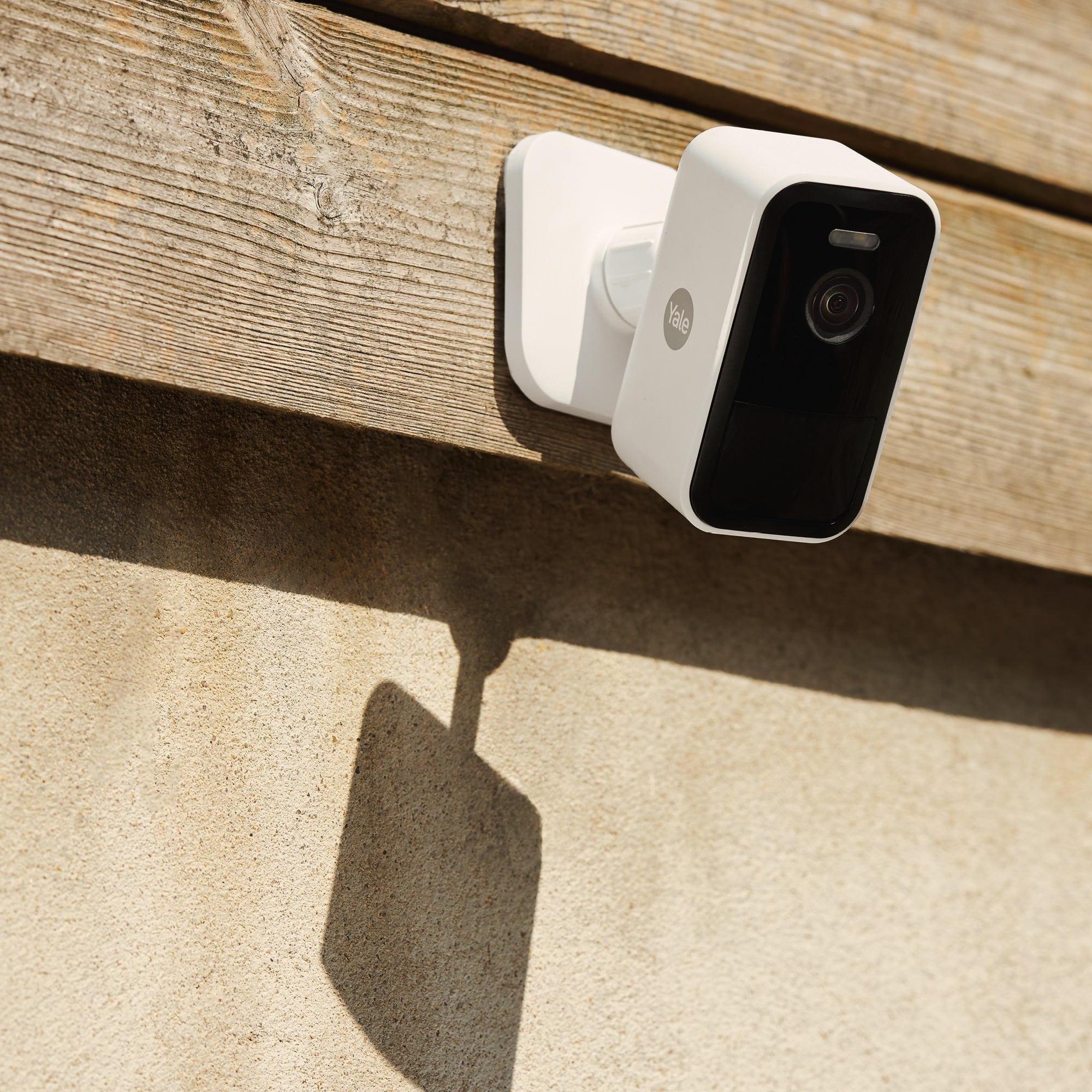 Smart Outdoor Camera with Battery