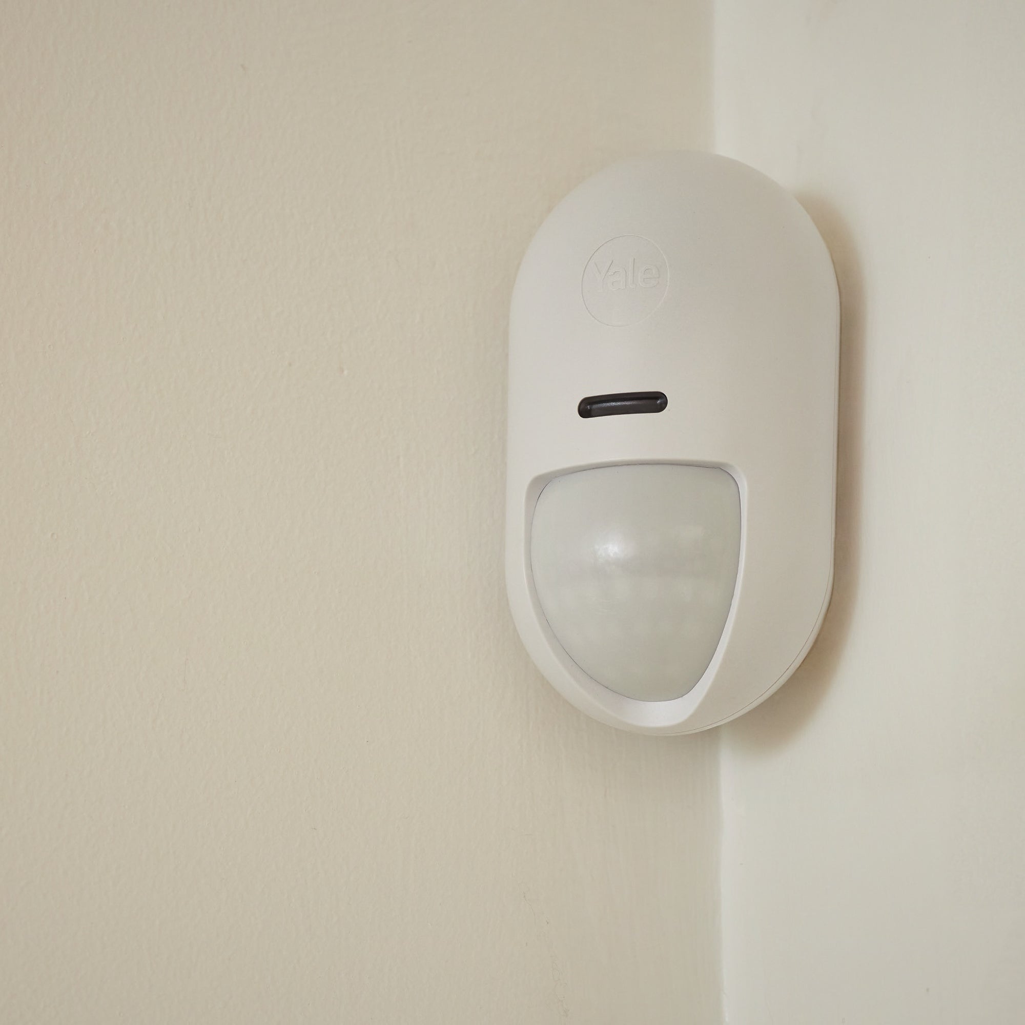 Yale Smart Alarm Indoor Motion Sensor Yale Smart Alarm Indoor Motion Sensor