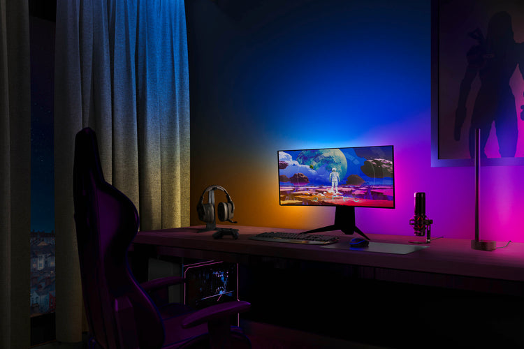 Philips Hue Starterkit - Play gradient lightstrip voor pc - 24/27 ledstrip Zwart/wit, 2000-6500K, RGB en wit Philips Hue Starterkit - Play gradient lightstrip voor pc - 24/27 ledstrip Zwart/wit, 2000-6500K, RGB en wit
